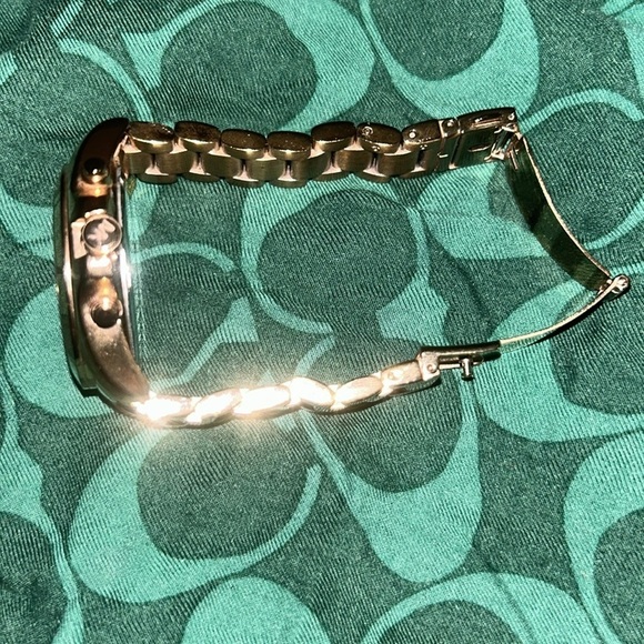 Michael Kors Gold watch - Picture 2 of 5